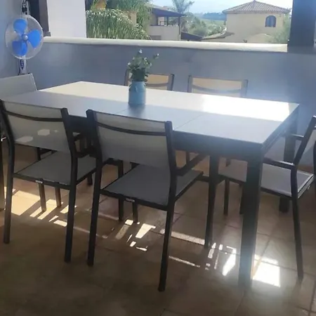 Apartamento La Terrazza Vent8 *